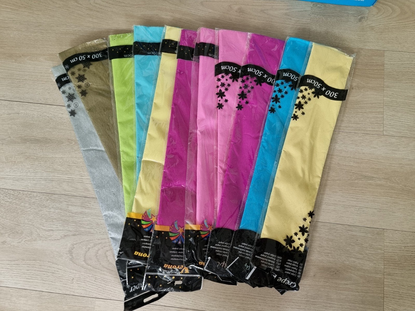 11x Crêpe papier, Nieuw, Meerkleurig, Ophalen of Verzenden, Papier of Karton