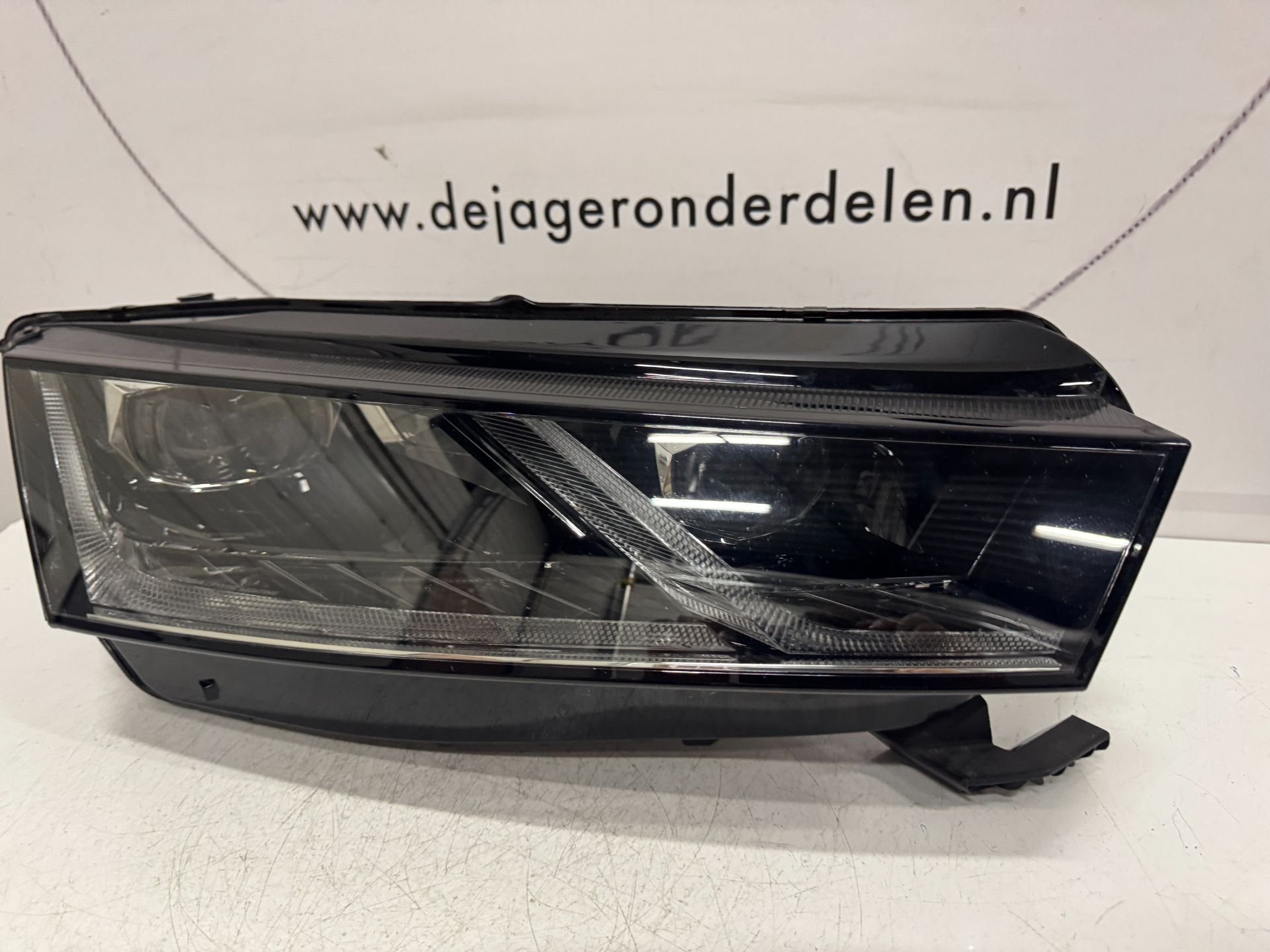 SKODA OCTAVIA IV 4 FULL LED KOPLAMP 5E4941016B ORIGINEEL, Skoda, Skoda Auto a.s., Gebruikt, Infoline@skoda-auto.cz