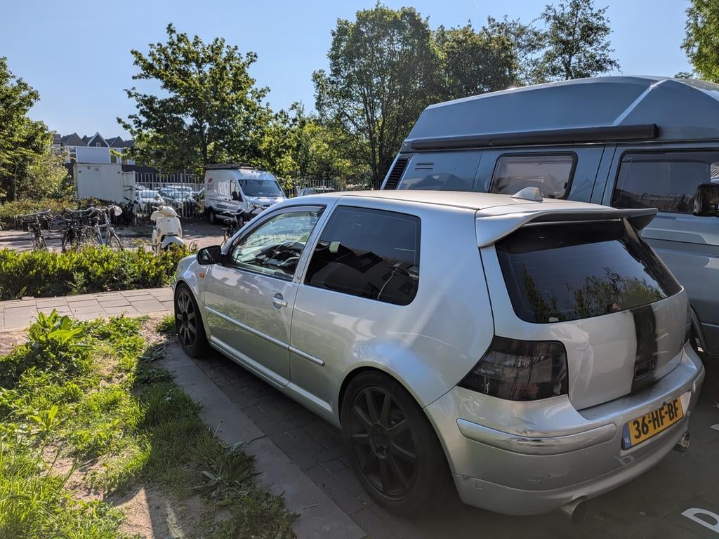 Volkswagen Golf 1.6 77KW 2001 Grijs, Voorwielaandrijving, 4 cilinders, 49 €/maand, 1200 kg