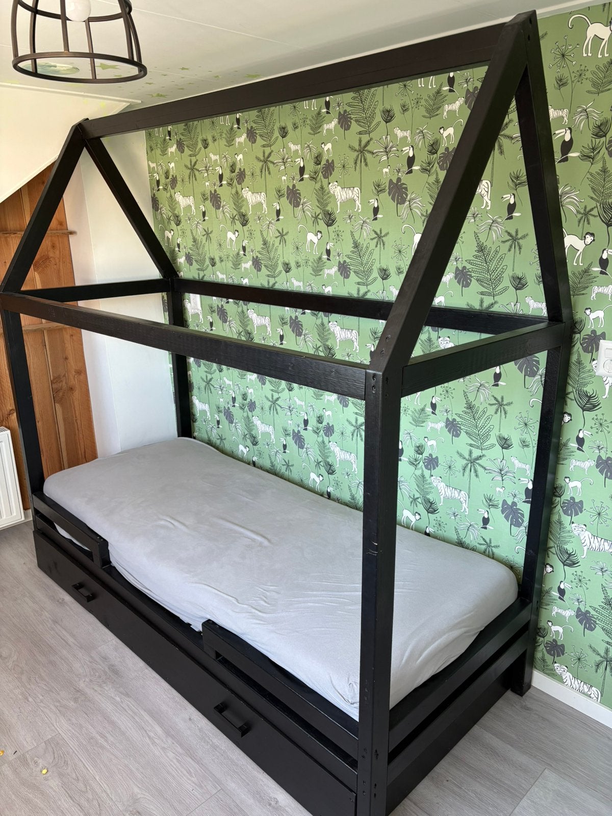 Kinderbed bedhuisje, Ophalen, 85 tot 100 cm, Zo goed als nieuw, Matras