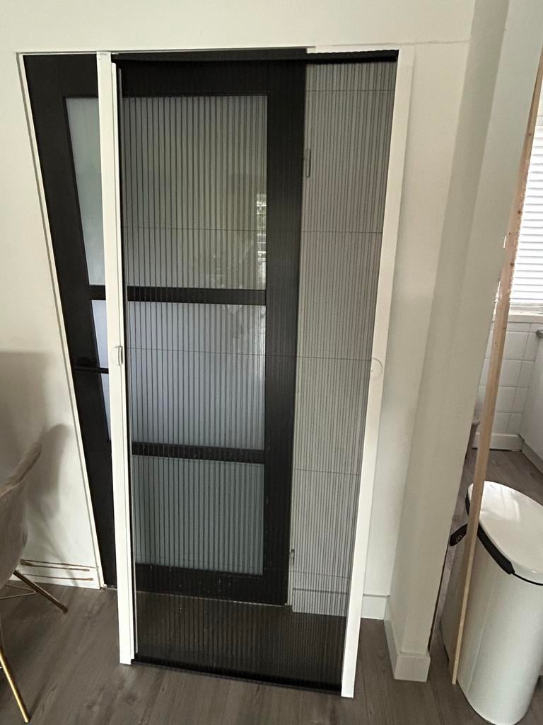 Luxaflex Allure Plus Plissé Hordeur Wit/Zwart Gaas 113x203cm, 75 tot 150 cm, Kunststof, Ophalen of Verzenden, Zo goed als nieuw