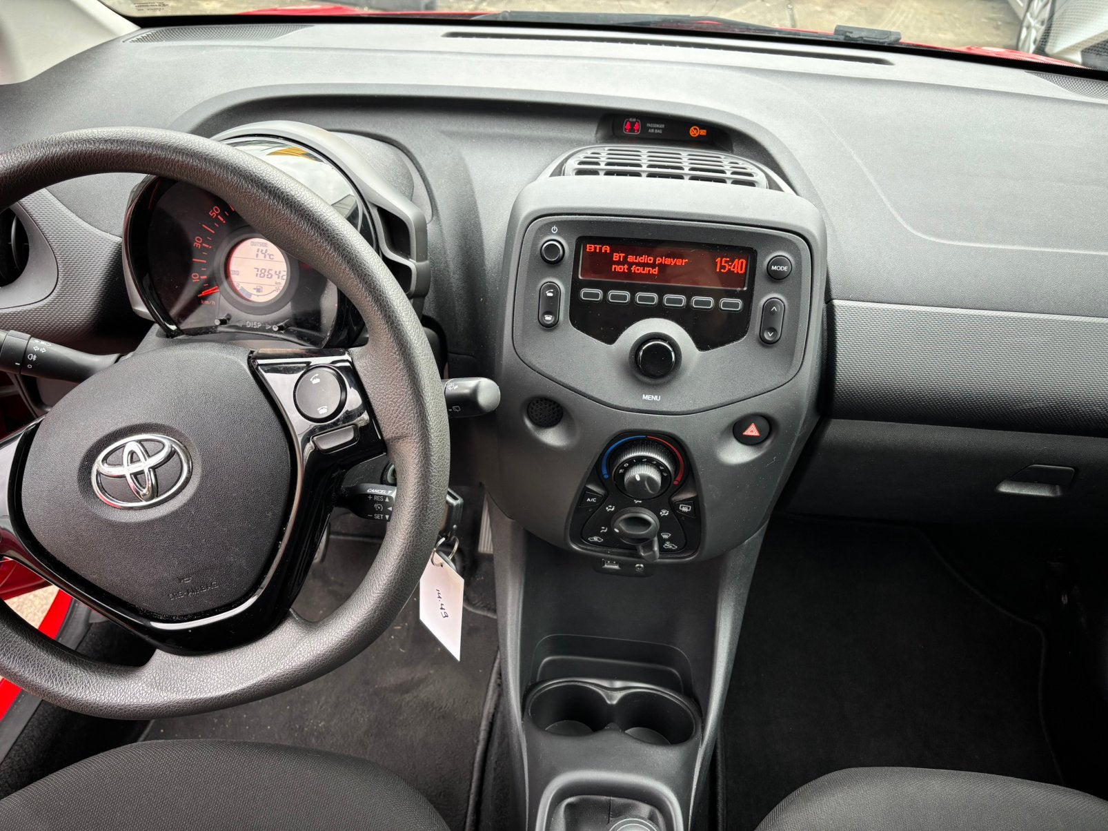 Foto 8 van Toyota Aygo VVT-i X-Fun / Airco / NAP / C.C. / Bluetooth