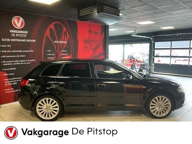 Audi A3 Sportback 1.2 TFSI Ambition Pro Line S, Auto's, Audi, Euro 5, Zwart, 4 cilinders, Leder en Stof
