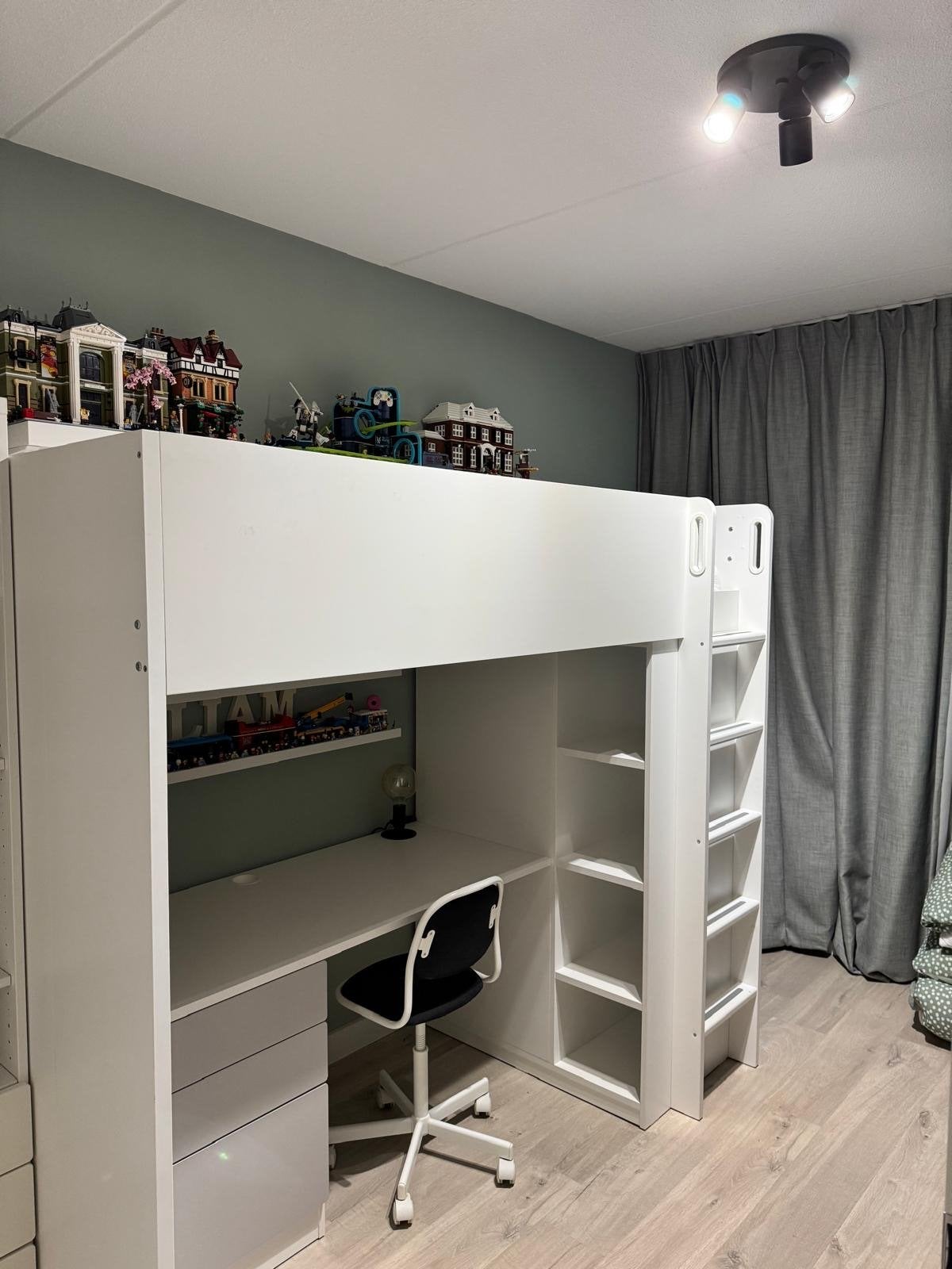 IKEA Hoogslaper met bureau en opbergruimte -Zo goed als nie