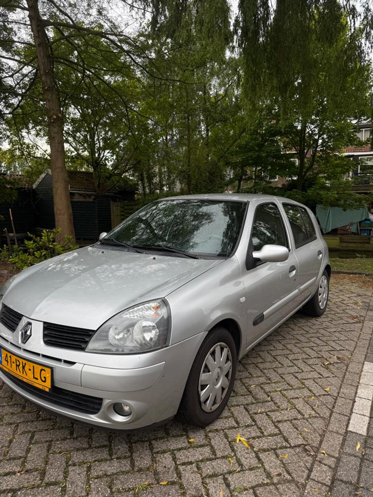 Renault Clio 1.2 55KW Autbas E3 2005 Grijs, Auto's, Renault, Particulier, Clio, Benzine, C, Hatchback, Handgeschakeld, Origineel Nederlands