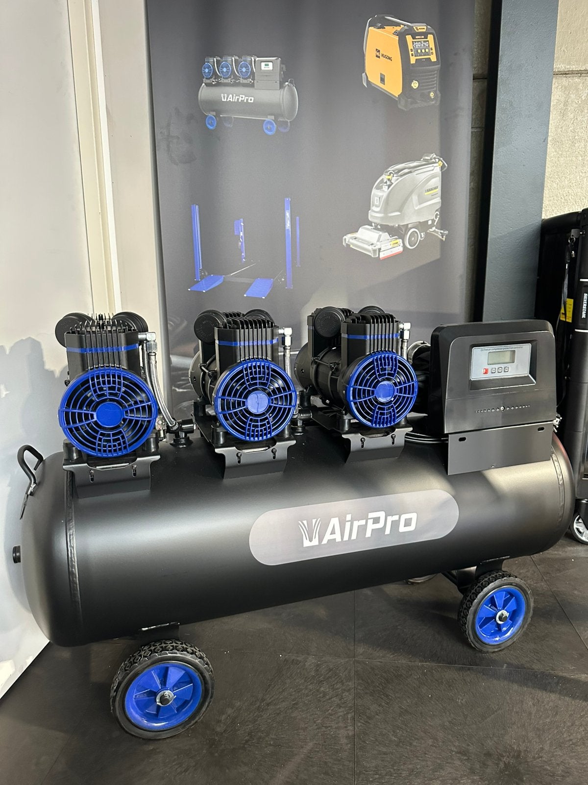 AirPro Compressor olievrij 3x1pk 100L tank 230V / Nieuw, Ophalen, Nieuw
