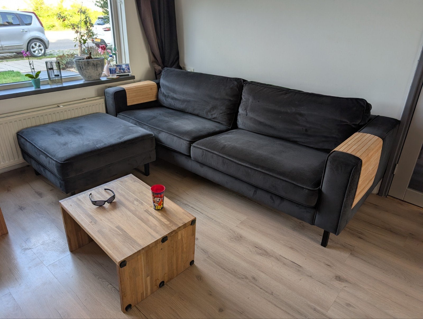 WOOOD Robin 3-zitsbank antraciet fluweel met hocker, Ophalen, Gebruikt, Driepersoons, 75 tot 100 cm