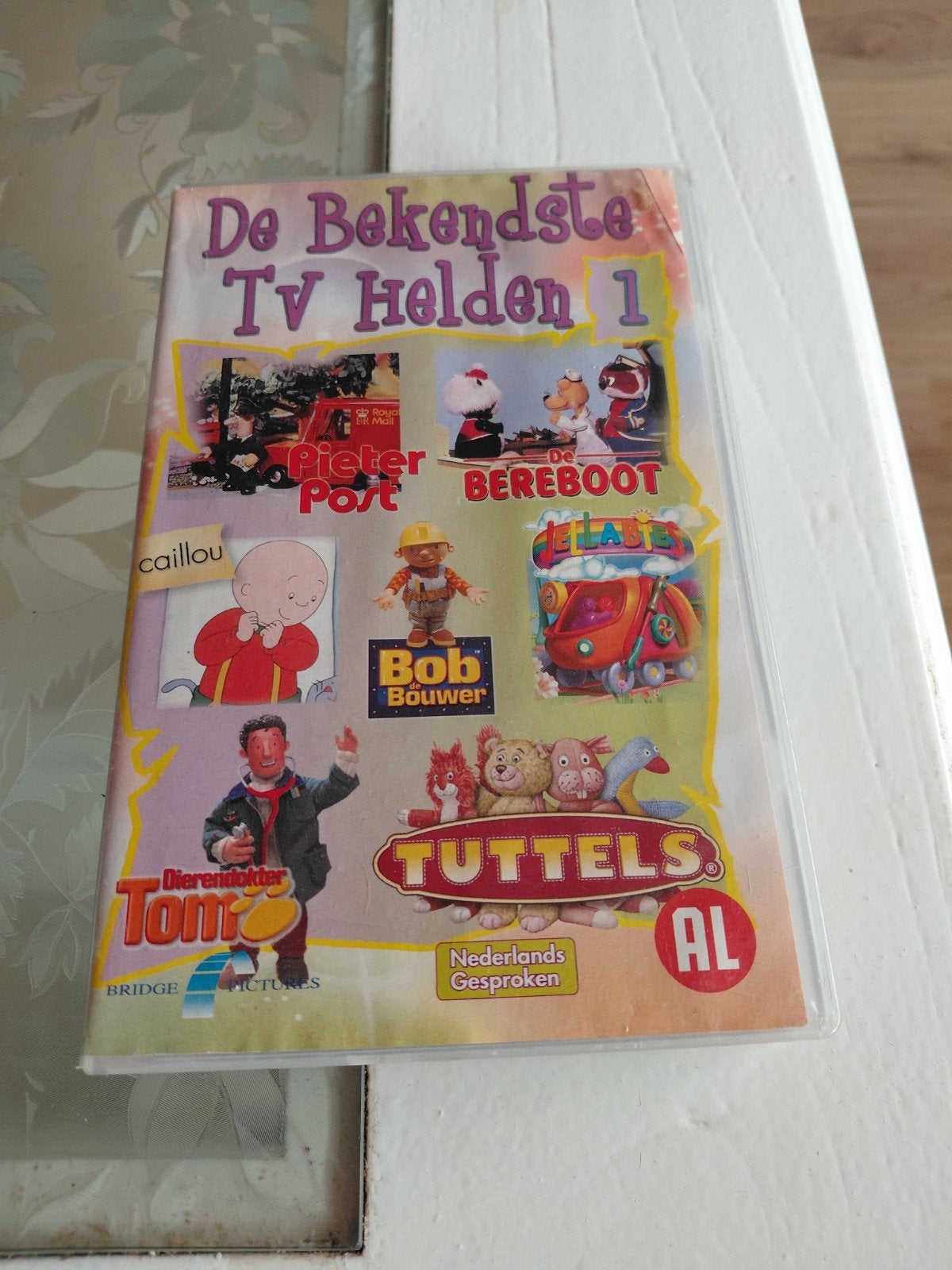 De Bekendste Tv Helden 1 videoband., Ophalen of Verzenden, Gebruikt, Kinderprogramma of -film, VHS