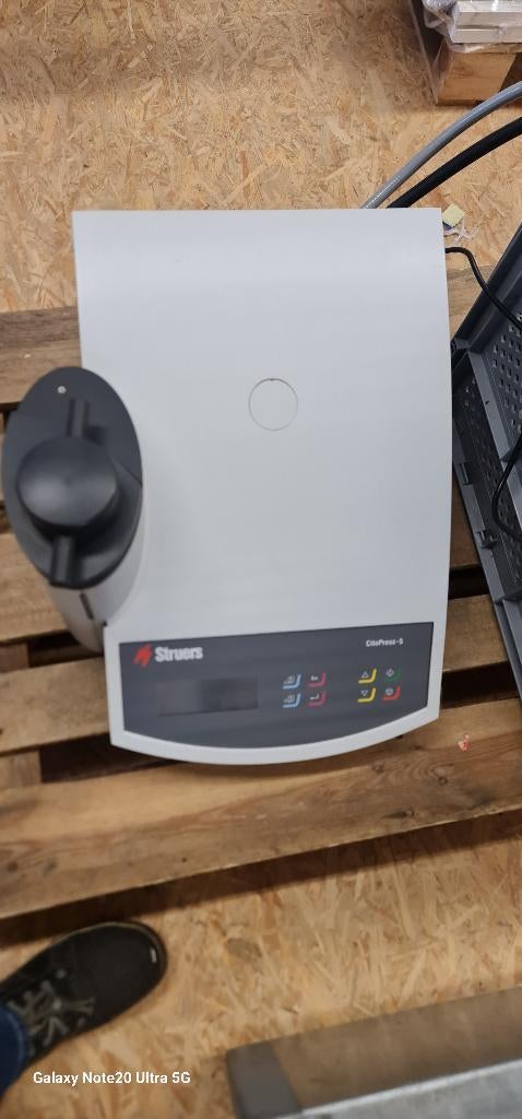 sample maker, Ophalen, Zo goed als nieuw