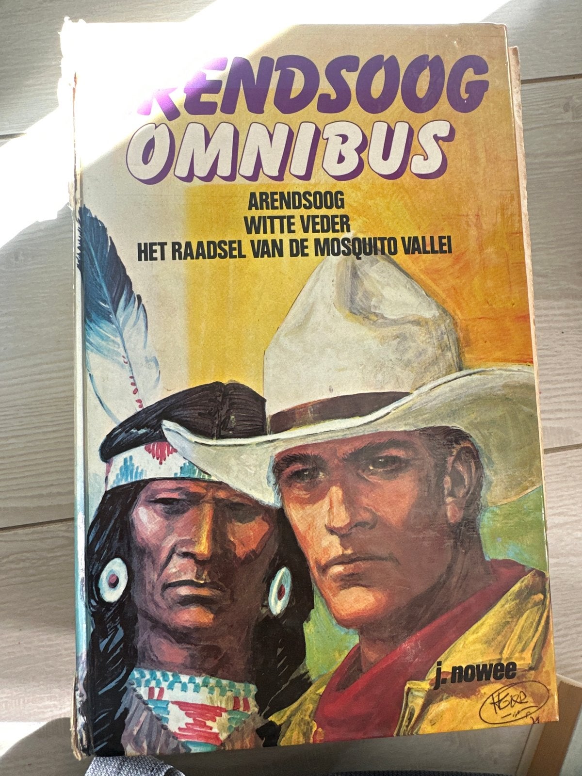 ArendsOog Omnibus - J. Nowee (Vintage Boek), Boeken, Ophalen of Verzenden, Gelezen