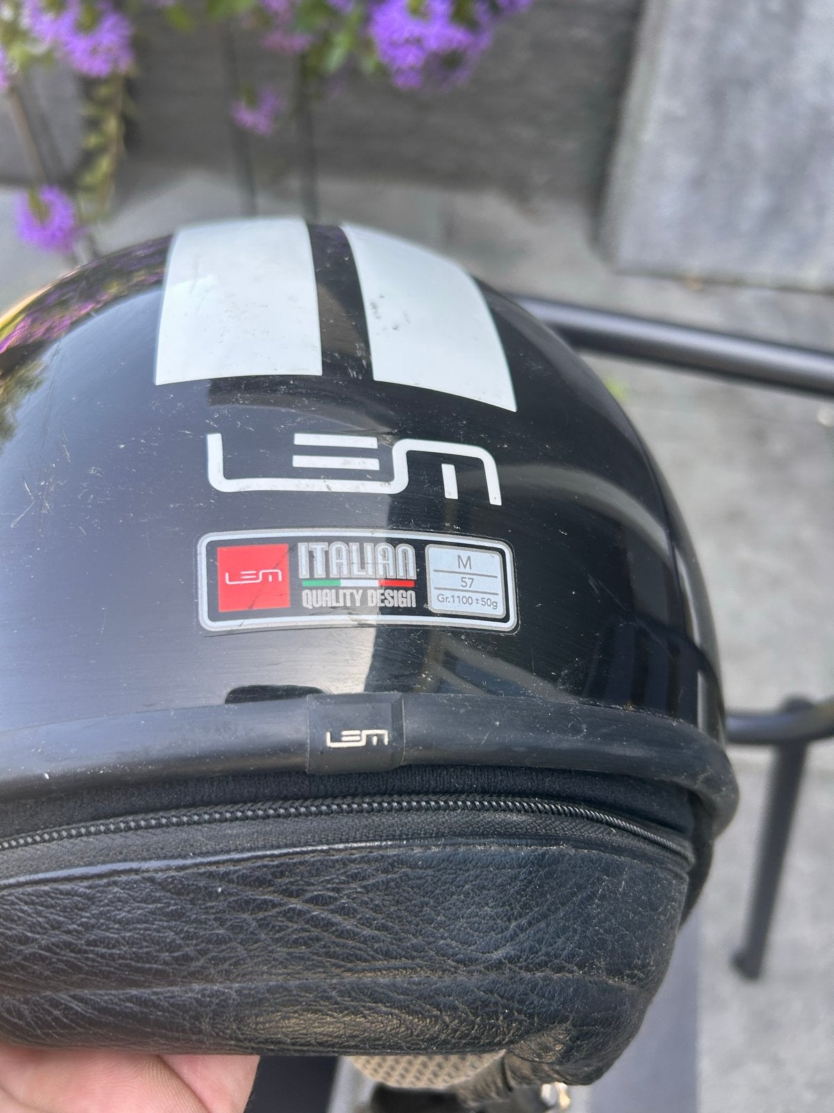 LEM Scooterhelm - Maat M - Zwart met witte strepen, Fietsen en Brommers, Ophalen, Gebruikt, Medium