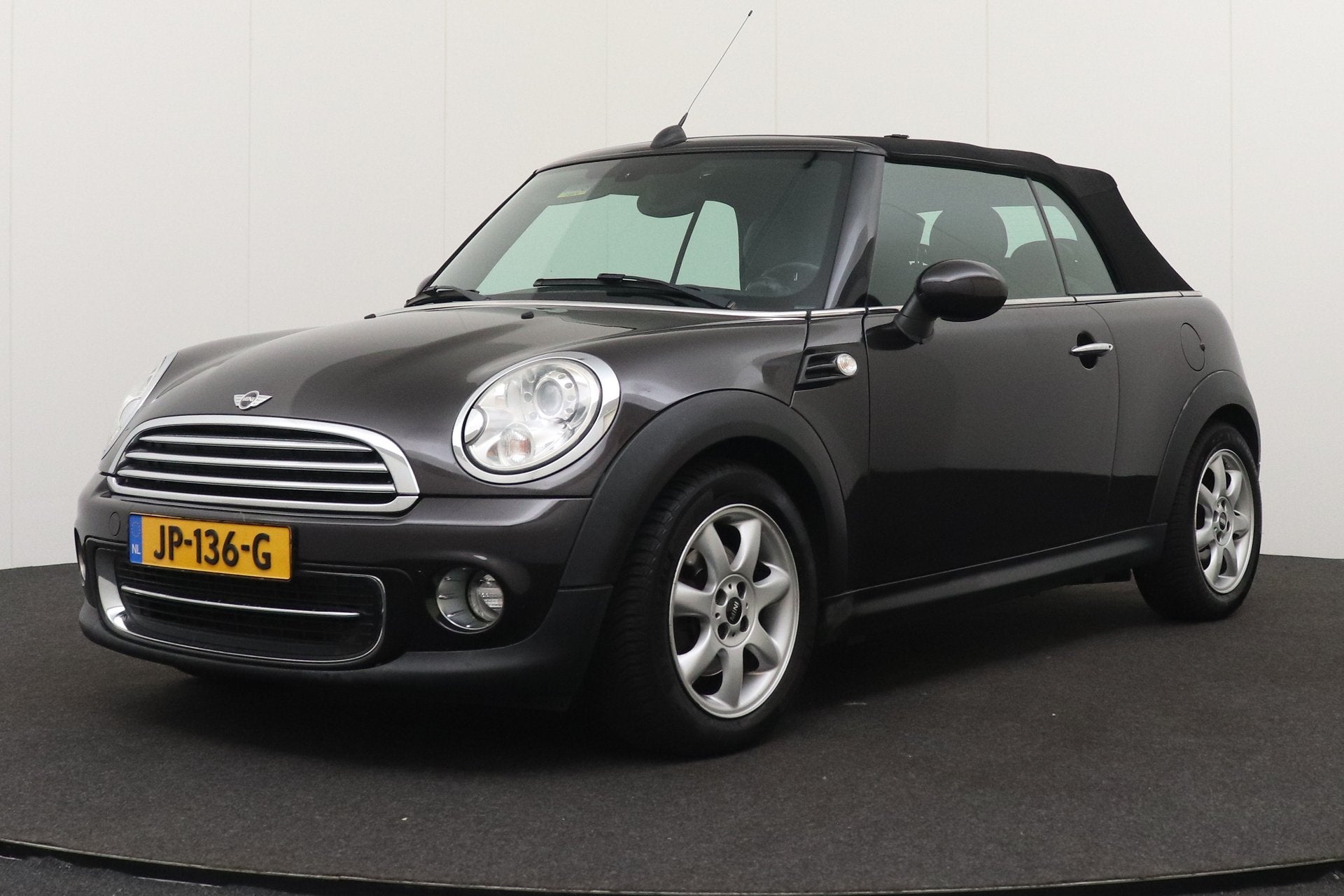 MINI Cabrio 1.6 123 PK Cooper Chili Climate Leder Navi, Auto's, Mini, Dealer onderhouden, Gebruikt, 4 cilinders, 4 stoelen