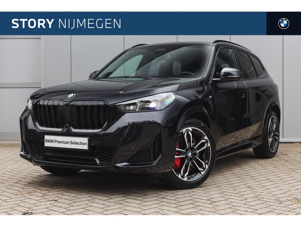 BMW X1 xDrive20d High Executive M Sport Automaat / Trekhaak, Auto's, 12 maanden, 4 cilinders, Zwart, Bedrijf