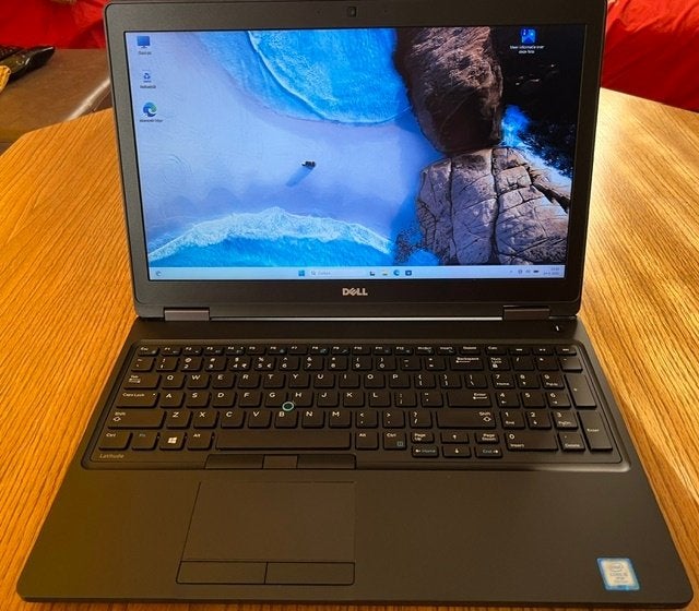 Dell Laptop15.6 inch 34,0 cm breed 19,5 cm hoog, Computers en Software, 256 GB, 2 tot 3 Ghz, 15 inch, Ophalen of Verzenden