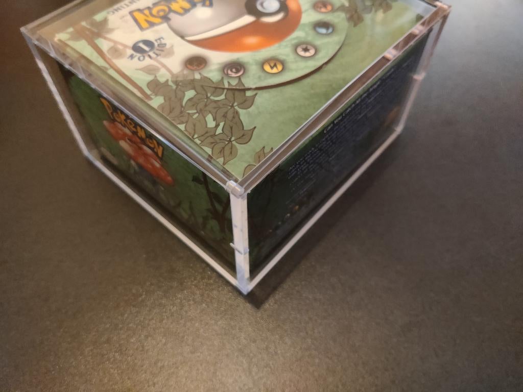 Lege Jungle booster box, Hobby en Vrije tijd, Verzamelkaartspellen | Pokémon, Ophalen of Verzenden, Zo goed als nieuw, Boosterbox