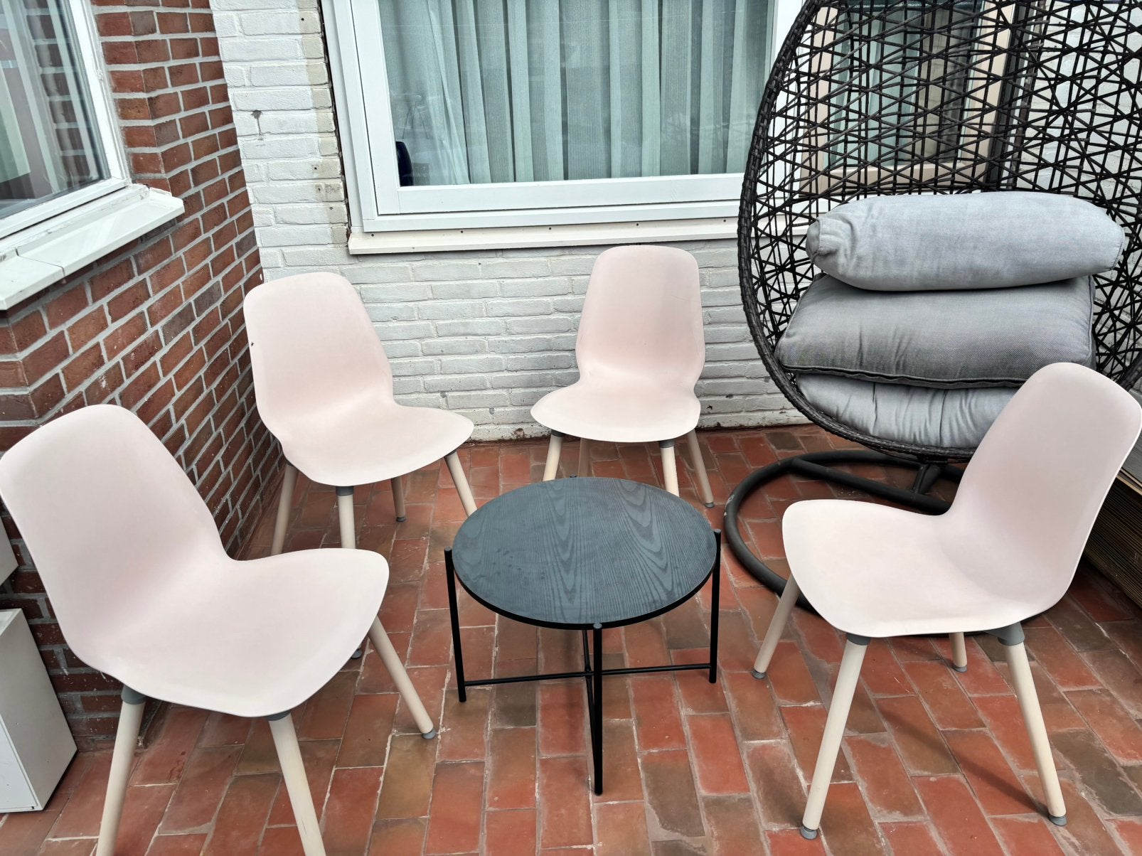 Ikea stoelen met tafel - Set van 4, Kunststof, Gebruikt, Overige kleuren, Ophalen of Verzenden