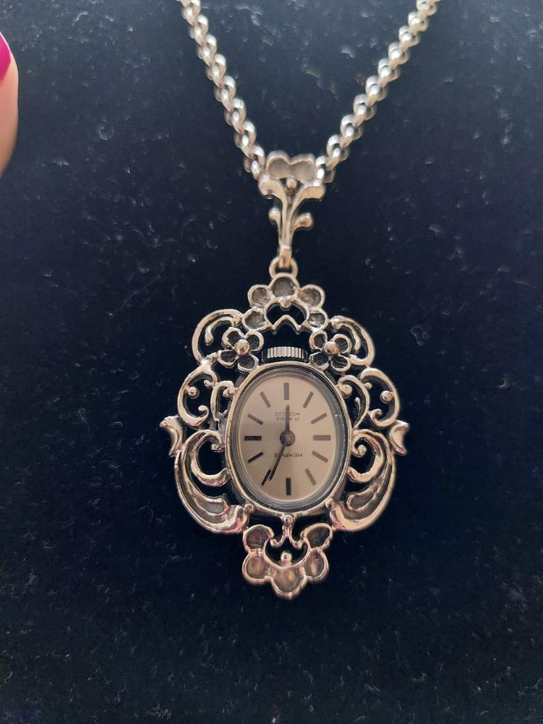Zilveren ketting met Zilveren klok hanger, Ophalen of Verzenden, Zo goed als nieuw, Zilver