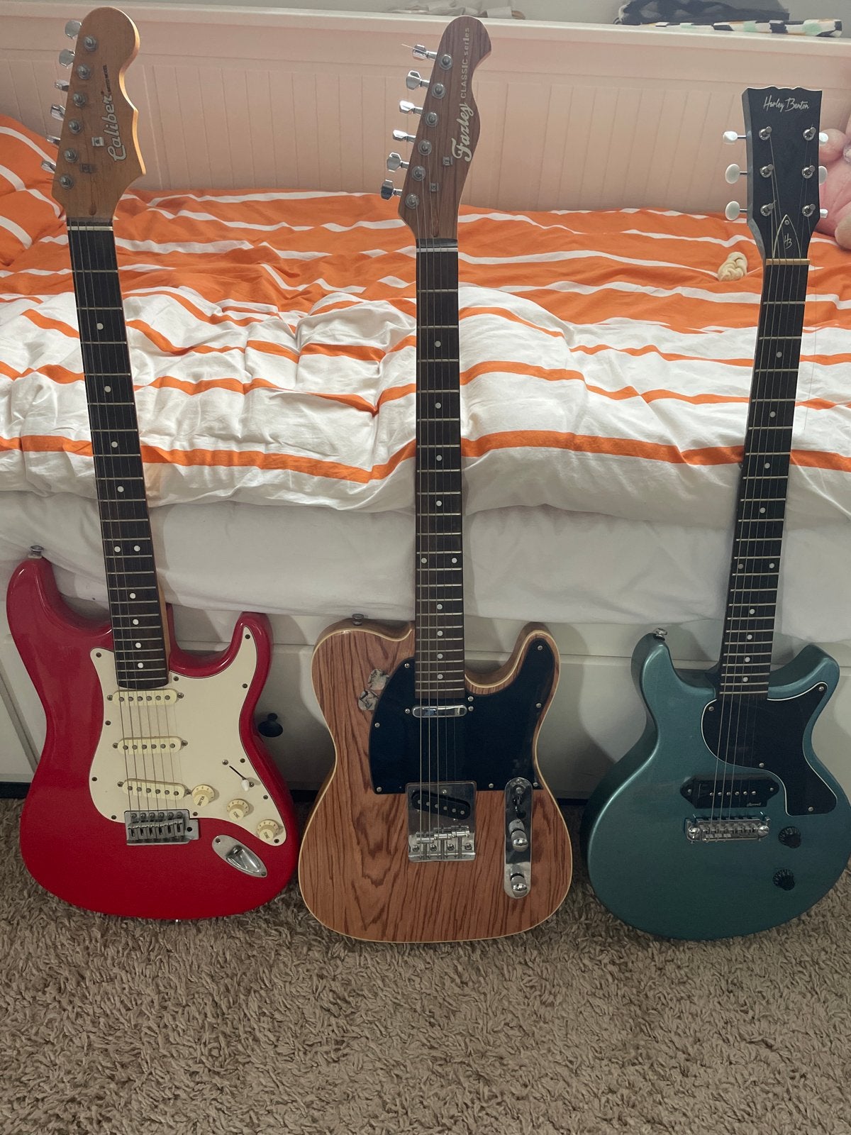 Drie elektrische gitaren: Caliber, Fazley, Harley Benton, Ophalen of Verzenden, Gebruikt, Solid body, Overige merken
