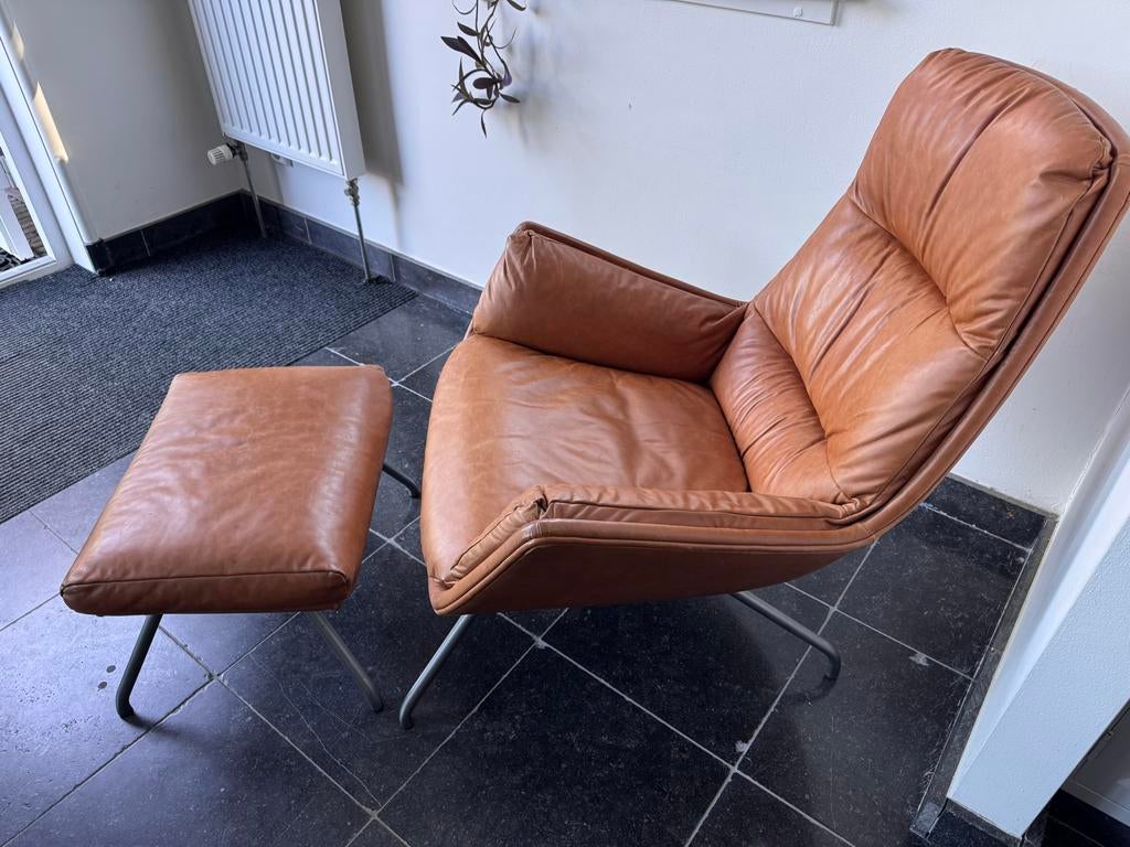 Goossens leren fauteuil met voetenbank - Cognac, Huis en Inrichting, Fauteuils, Gebruikt, Leer, 75 tot 100 cm, Ophalen