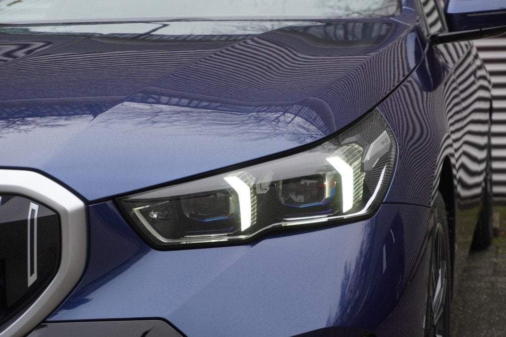BMW i5 Touring eDrive40 M Sportpakket | Comfort Pack | Trekh, Auto's, BMW, Automaat, 510 min, Zwart, Met garantie (alle)