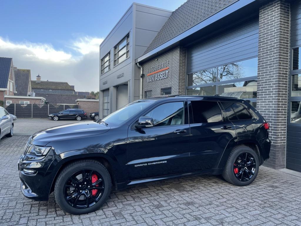 Jeep Grand Cherokee 6.4 V8 SRT8, Gebruikt, 8 cilinders, 2433 kg, Zwart