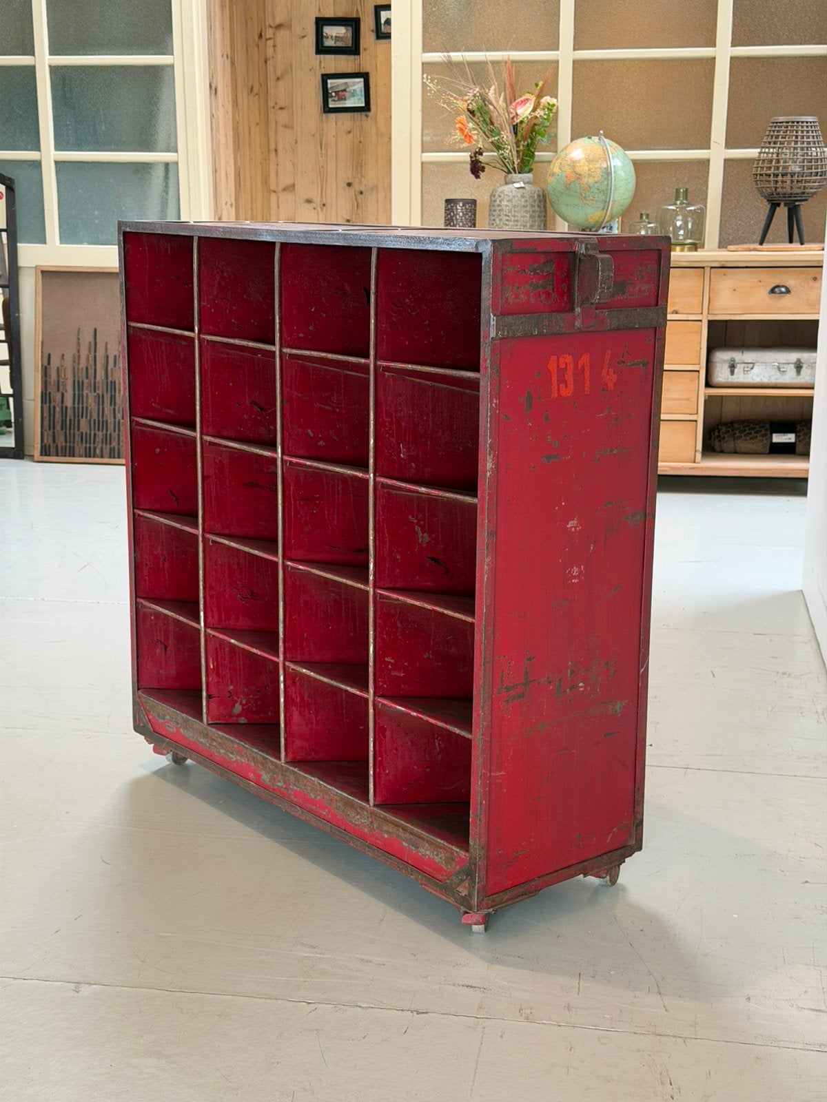 Vintage schoenenkar | Vakkenkast metaal | Kast op wielen, Ophalen of Verzenden, Gebruikt
