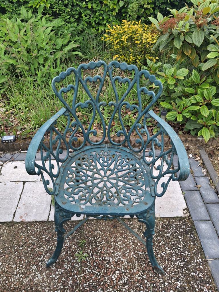 2 vintage gietijzeren tuinstoelen  - decoratief, opknapper, Huis en Inrichting, Stoelen, Gebruikt, Twee, Metaal, Overige kleuren
