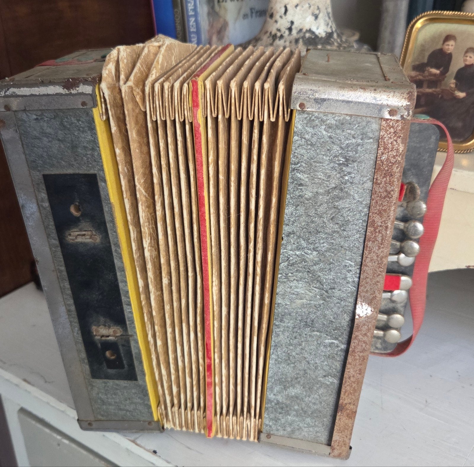 Brocante kleine oude sleetse Franse accordeon speelt nog!!, Ophalen of Verzenden