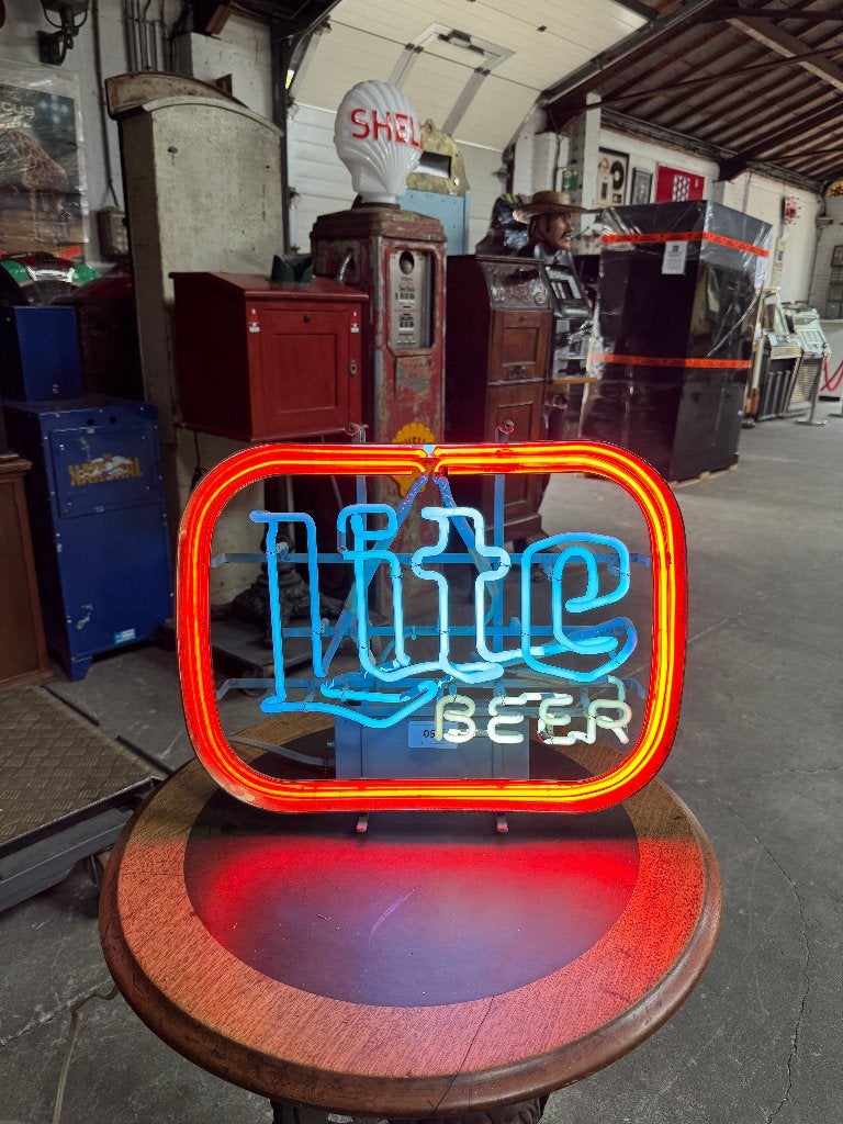 Origineel vintage neonbord van Miller Lite-bier, Verzamelen, Ophalen, Gebruikt, Lichtbak of (neon) lamp