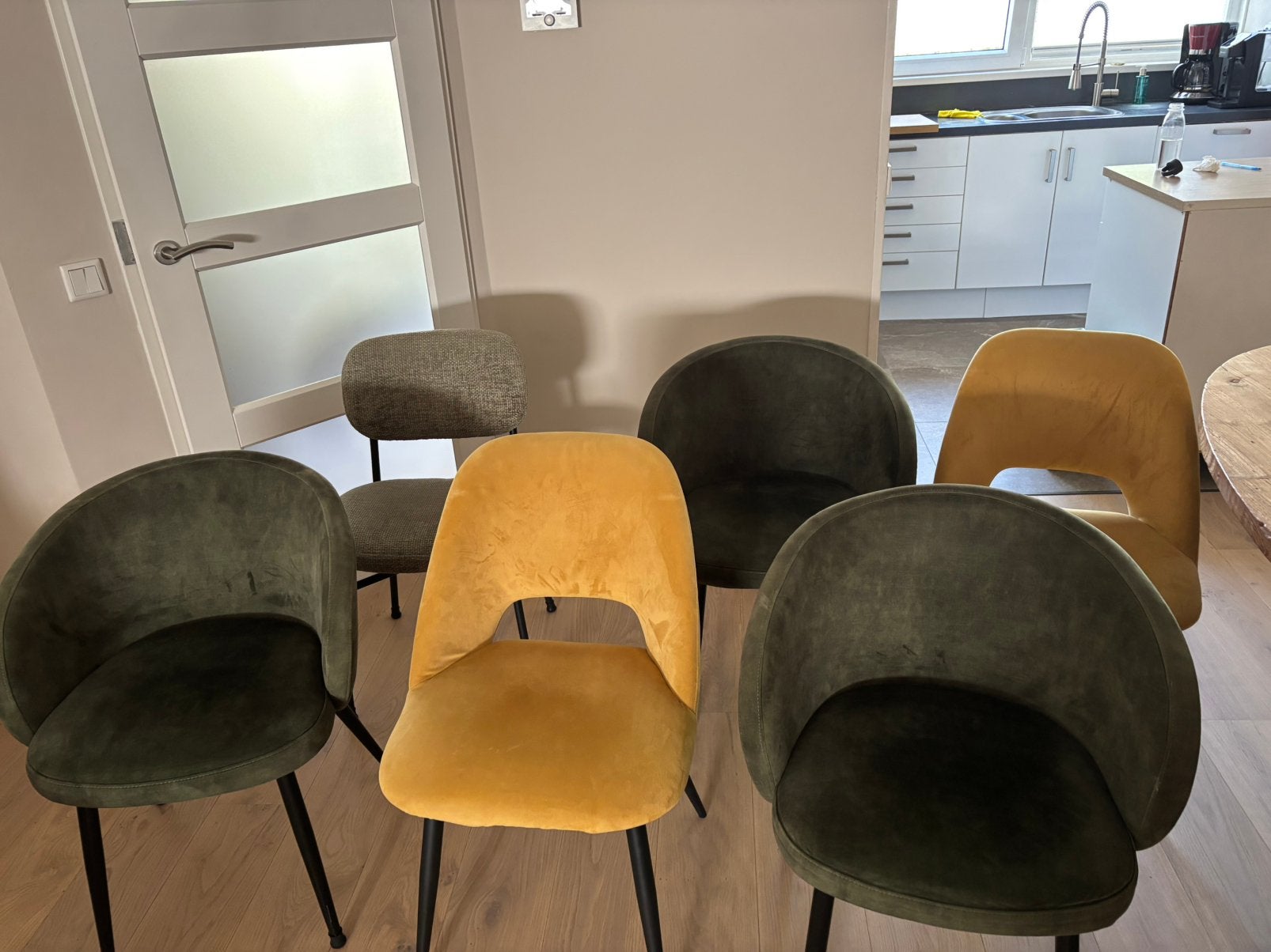 6 eetkamerstoelen, Ophalen