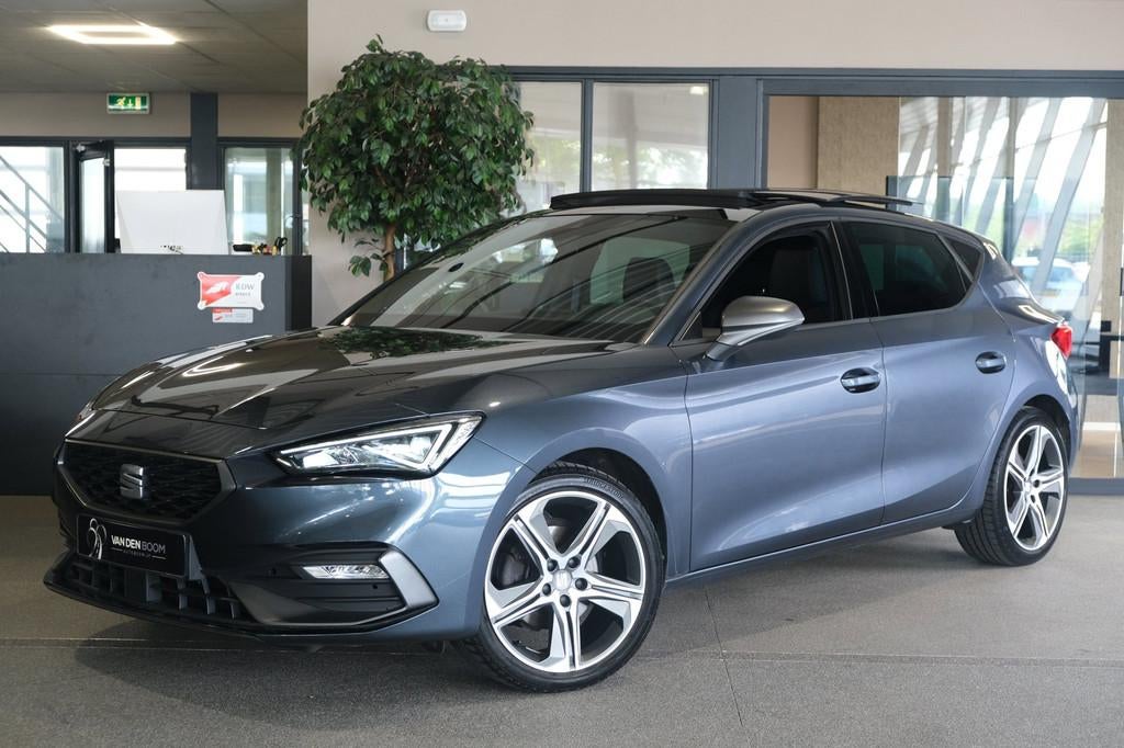 Seat Leon 1.0 eTSI FR DSG 110PK Pano Navi Led ACC Virtual, Auto's, Seat, Stof, Gebruikt, Leon, Adaptive Cruise Control