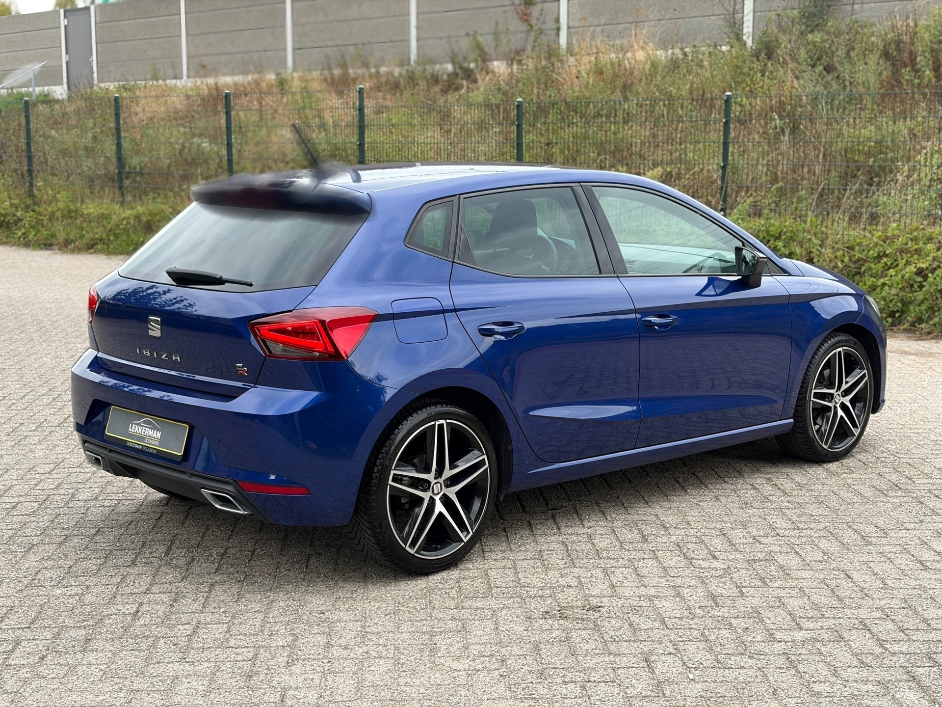 SEAT Ibiza 1.0 TSI FR DSG I CAMERA I ALCANTARA I PDC I CRUIS, Gebruikt, 1064 kg, Blauw, Ibiza