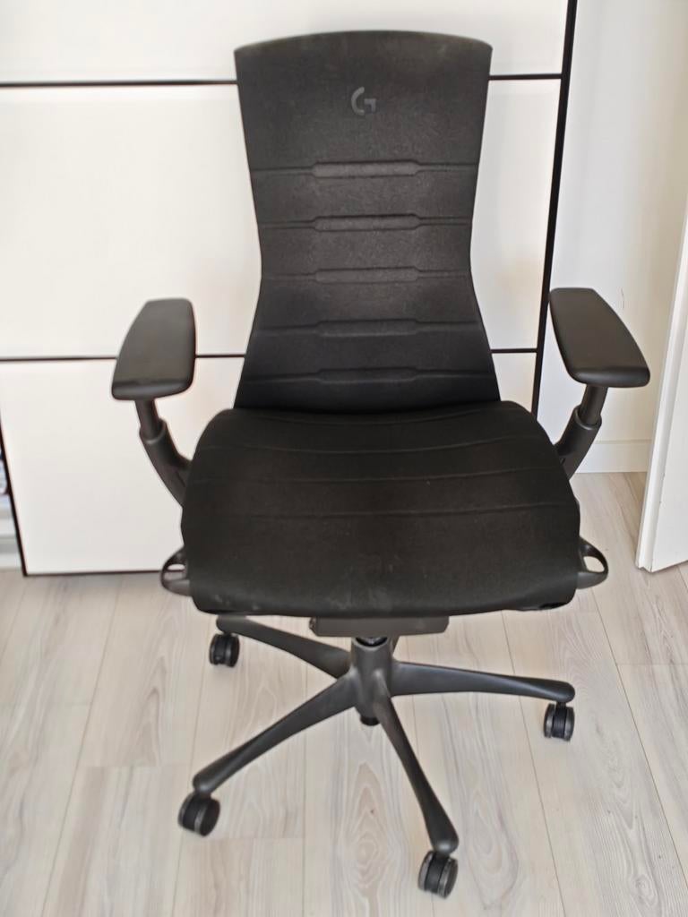 Logitech G x Herman Miller Embody Gaming Stoel, Huis en Inrichting, Bureaustoelen, Ophalen, Zwart