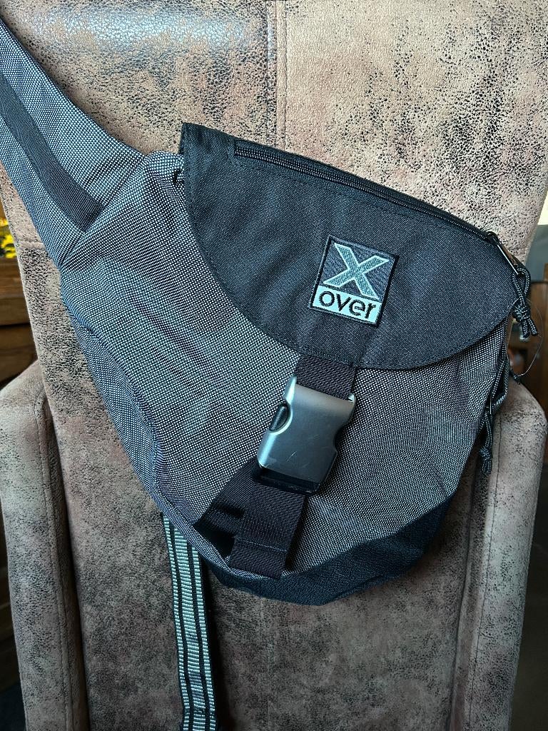 X-Over Schuine Rugzak / Tas en ook Schoudertas, Sieraden, Tassen en Uiterlijk, Tassen | Rugtassen, Overige merken, 25 tot 40 cm