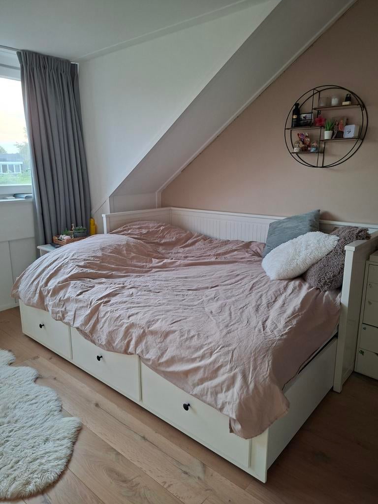 IKEA Hemnes Bedbank met 3 lades - Wit, Huis en Inrichting, Slaapkamer | Bedden, Gebruikt, Modern, Scandinavisch, Wit, Tweepersoons