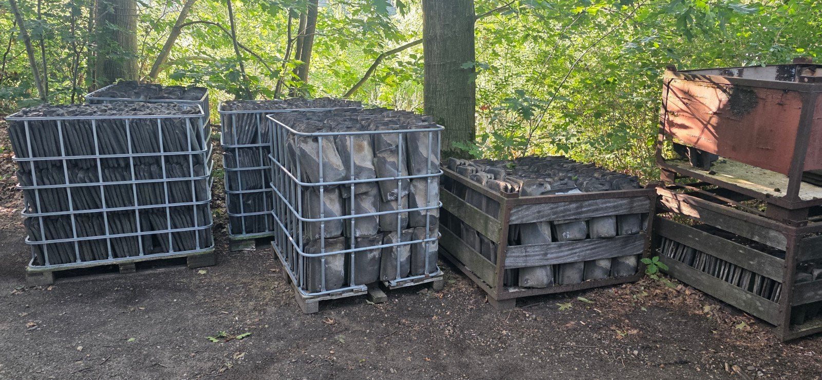 oude holle dakpannen met nokvorsten, Doe-het-zelf en Verbouw, Kratten en Dozen, Ophalen, Gebruikt, 100 cm of meer, 60 cm of meer