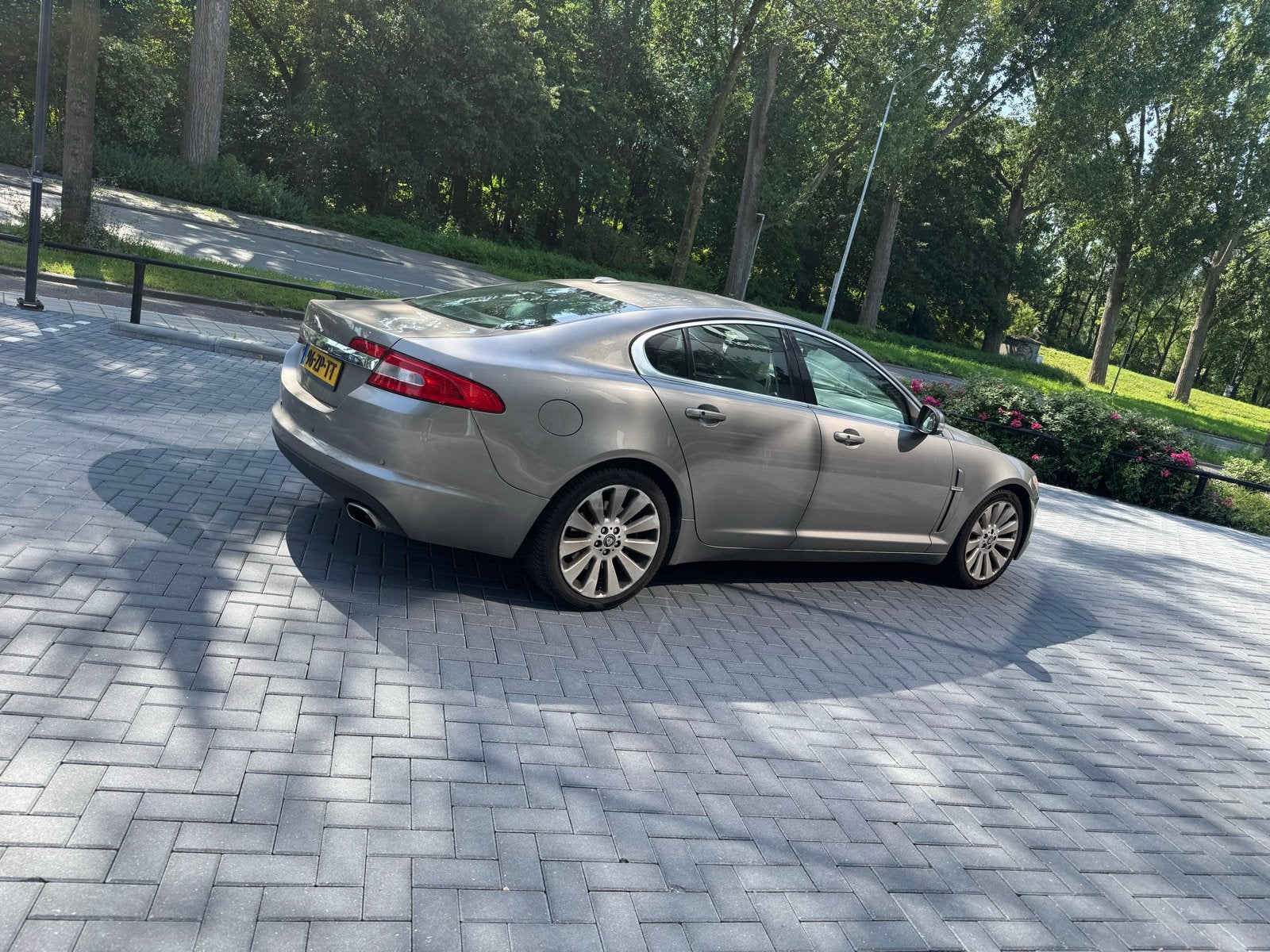 Jaguar XF | LUXURY 3.0 V6 Leer Wit Automaat Stoelverwarming, Auto's, Automaat, 238 pk, Achterwielaandrijving, 1850 kg