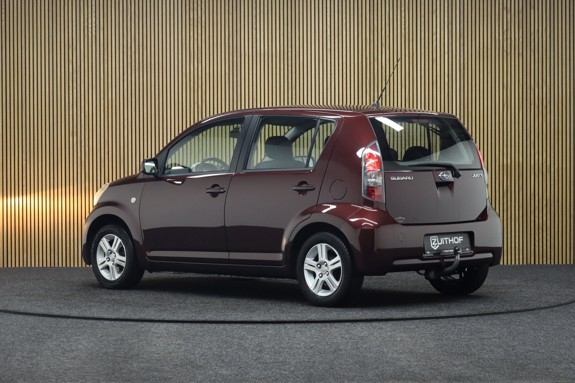 Subaru Justy 1.0 Comfort S | Nieuwe APK | Trekhaak | Airco |, Auto's, Voorwielaandrijving, Stof, Gebruikt, Bruin