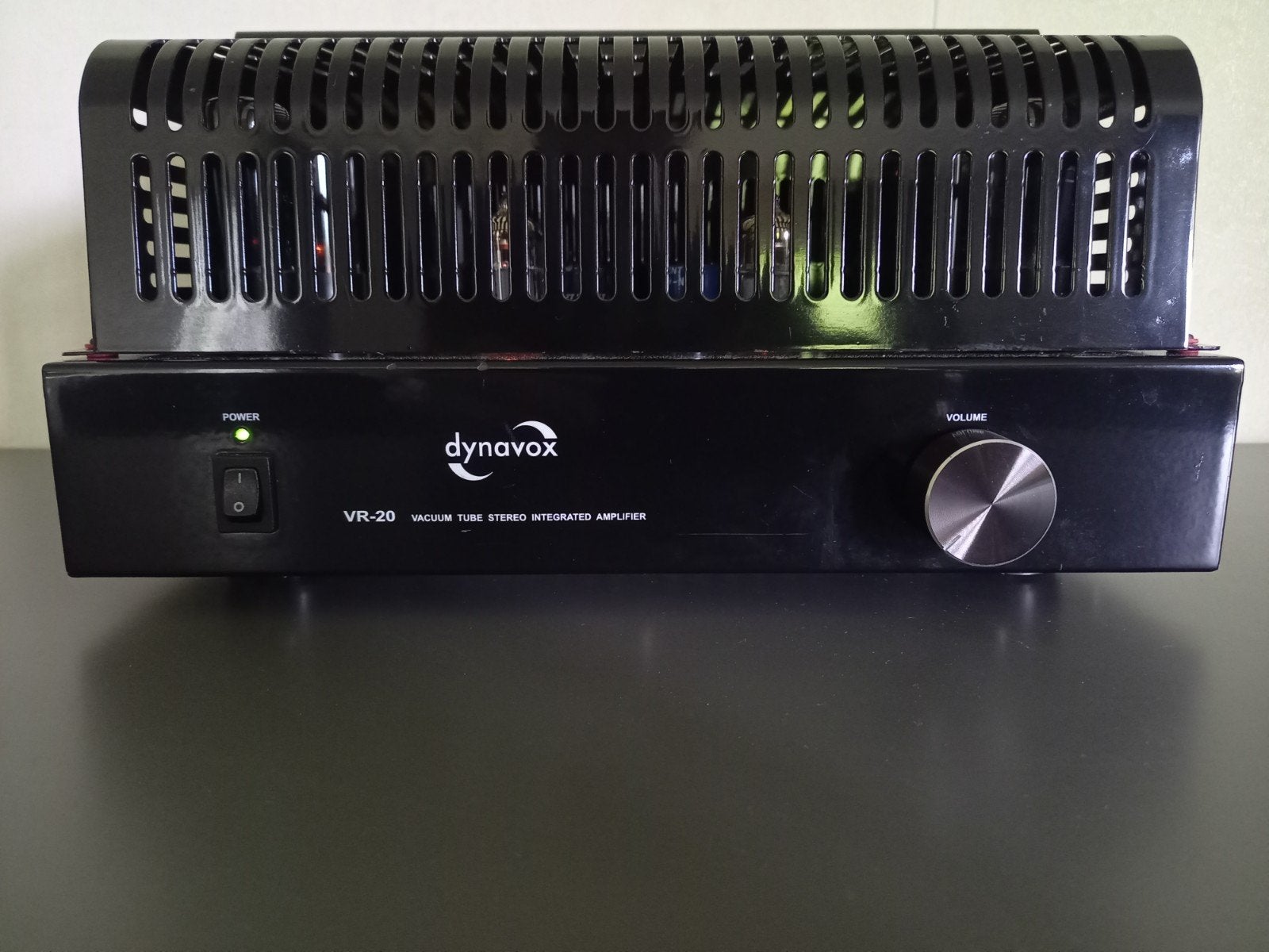 DYNAVOX VR20 INTEGRATED TUBE-AMP / 2 X 10 WATT PURE CLASS-A