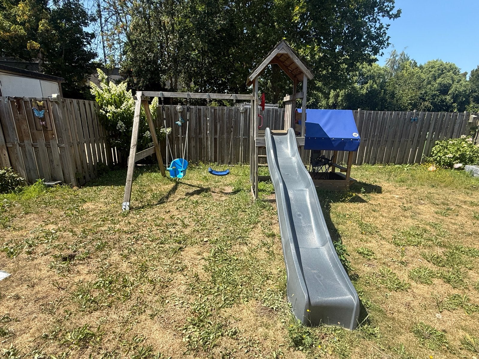 Houten Speeltoestel met Glijbaan en Schommels, Kinderen en Baby's, Speelgoed | Buiten | Speeltoestellen, Ophalen, Gebruikt, Glijbaan
