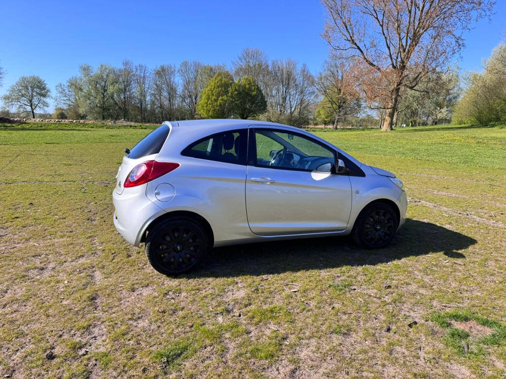 Ford Ka 1.2 69pk 2011 Grijs APK MEI 2027, Voorwielaandrijving, Start-stop-systeem, Stof, 4 cilinders