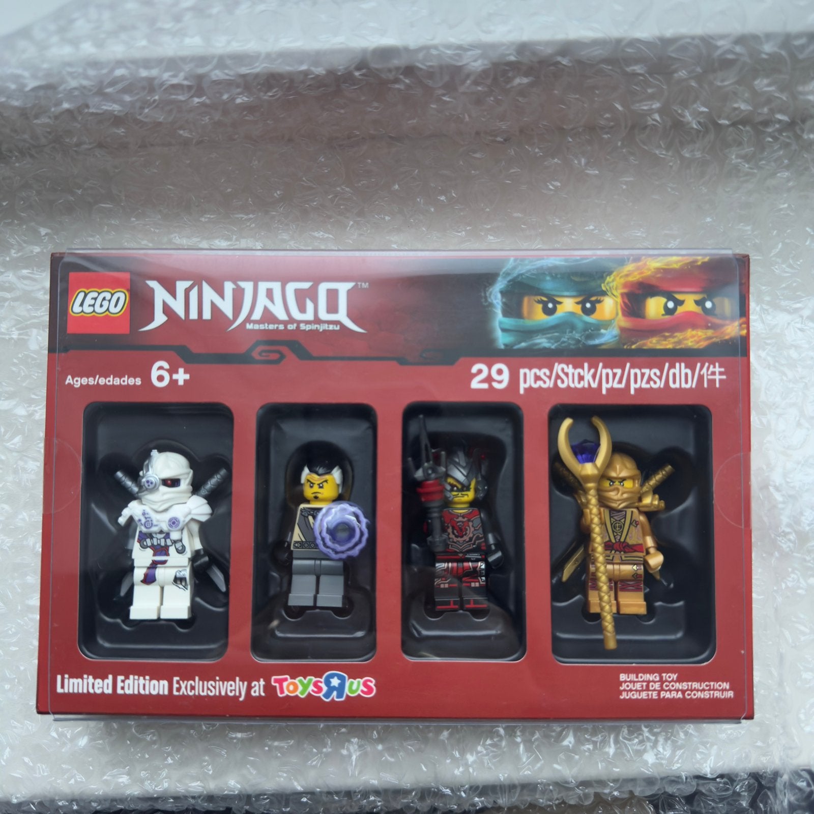 LEGO Ninjago 5004938 Toys R Us Limited Edition Sealed, Kinderen en Baby's, Inclusief accessoires, Lego, Nieuw, Ophalen of Verzenden