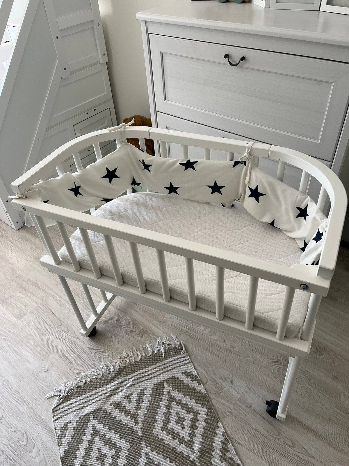 Babybay Original co-sleeper wit incl matras en hekje, Ophalen, Zo goed als nieuw, Wieg
