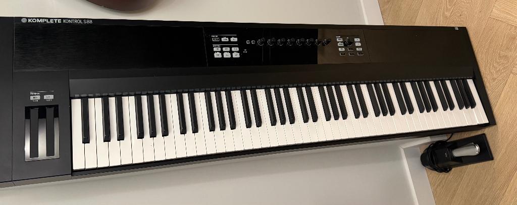 Native Instruments S88 mk I, Gebruikt, 88 toetsen, Aanslaggevoelig, Ophalen