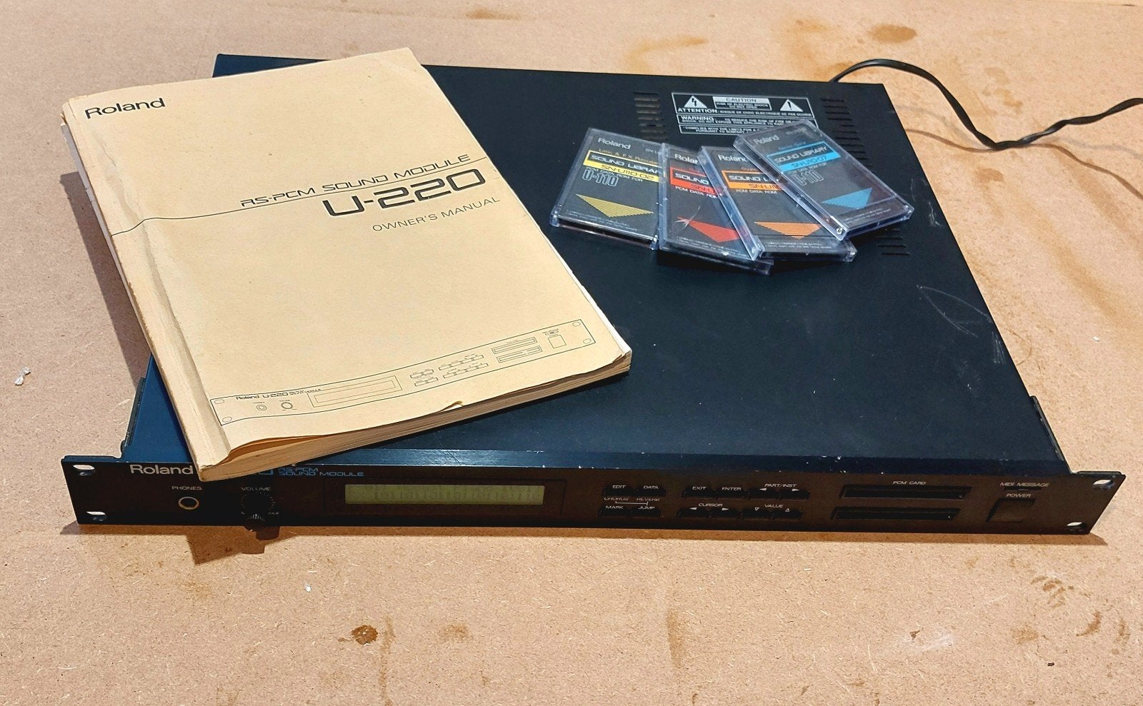 Roland U-220 Sound Module + PCM Sound ROM-kaarten, Ophalen of Verzenden, Gebruikt, Roland