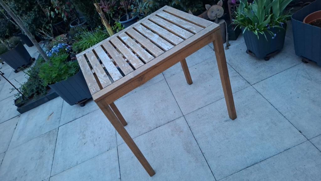 2 tuintafeltjes van Ikea serie Nämmäro, 1 defect, Ophalen, Gebruikt, Rechthoekig, Hout