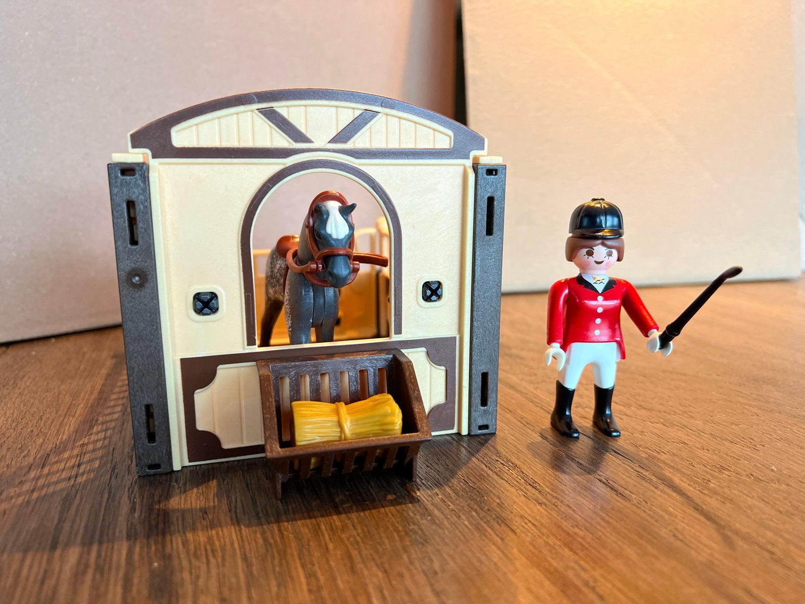 Playmobil 5110 Trakehner met paardenbox-  complete Set, Gebruikt, Gebouw, Complete set, Ophalen of Verzenden