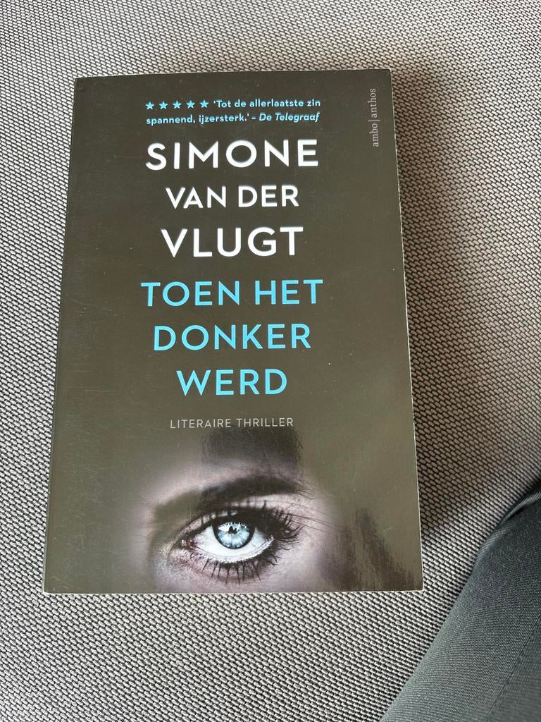 Toen het donker werd - Simone van der Vlugt, Boeken, Ophalen of Verzenden, Gelezen, Nederland