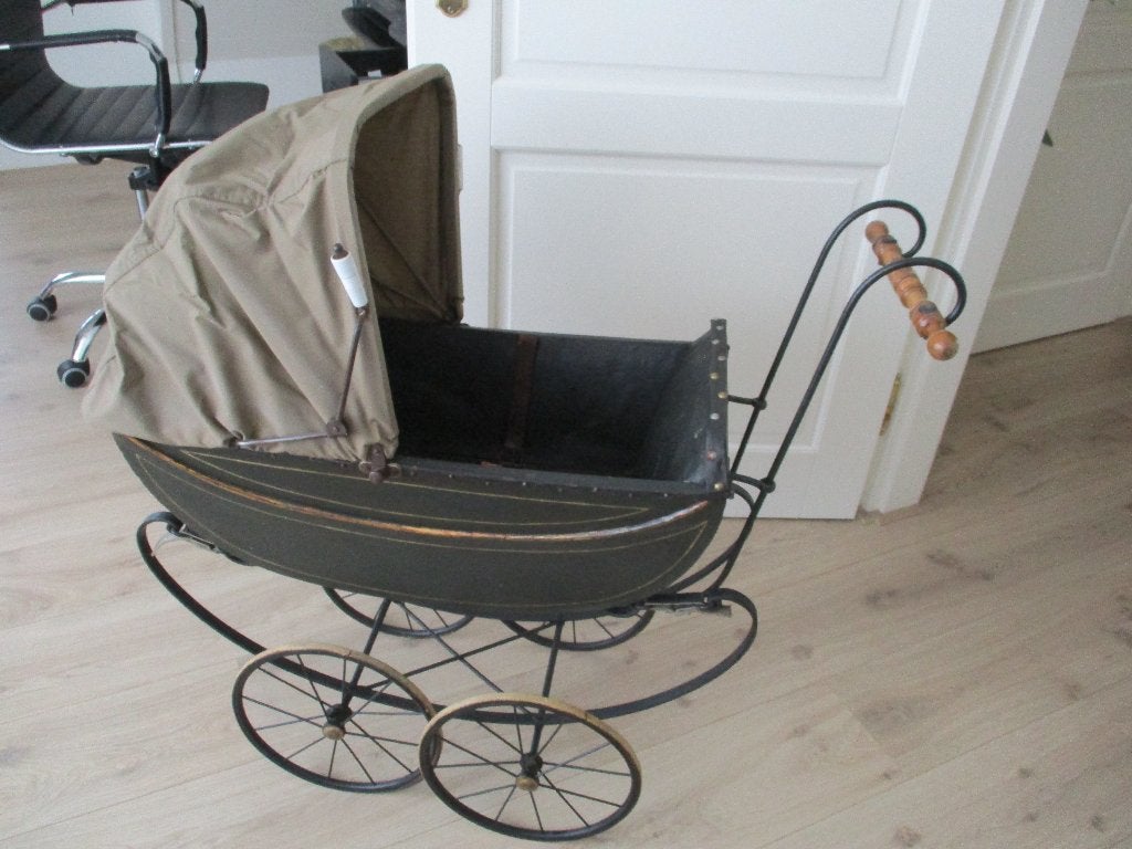 antieke poppenwagen, Ophalen