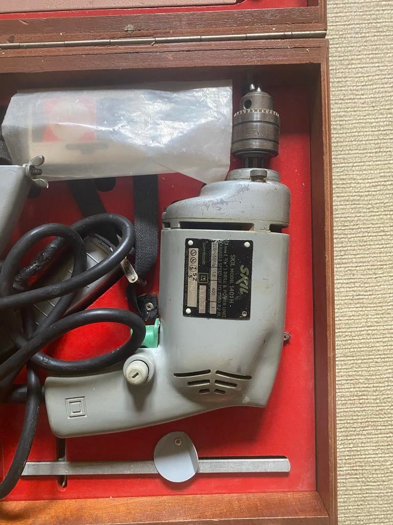 Vintage Skil Boormachine & Cirkelzaag Set in Koffer, Doe-het-zelf en Verbouw, Gereedschap | Boormachines, Ophalen, Gebruikt, Minder dan 400 watt